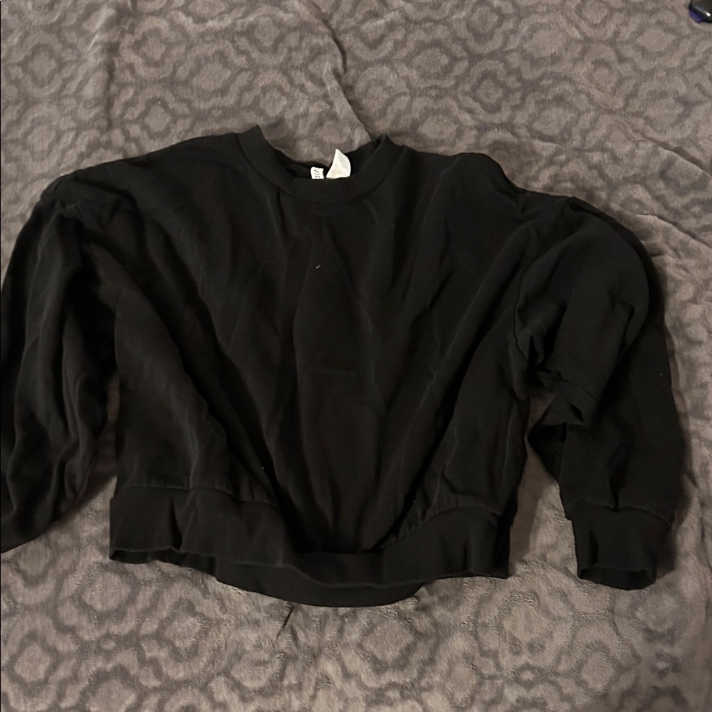 H&M Black Crewneck Sweatshirt